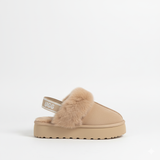 Clog designed with a plush fur upper AG-1