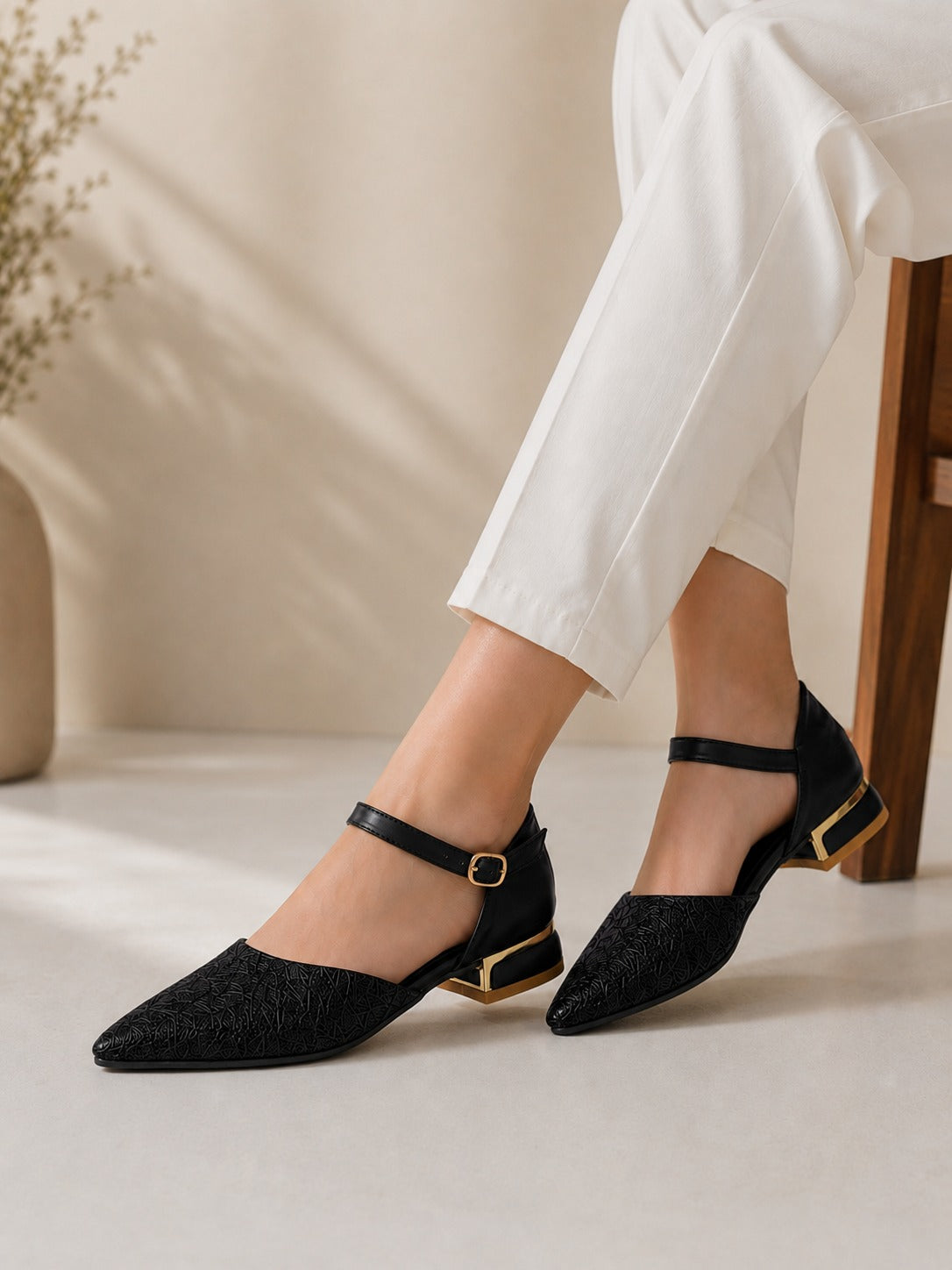 sandal flat Leather Embroidered SF-65