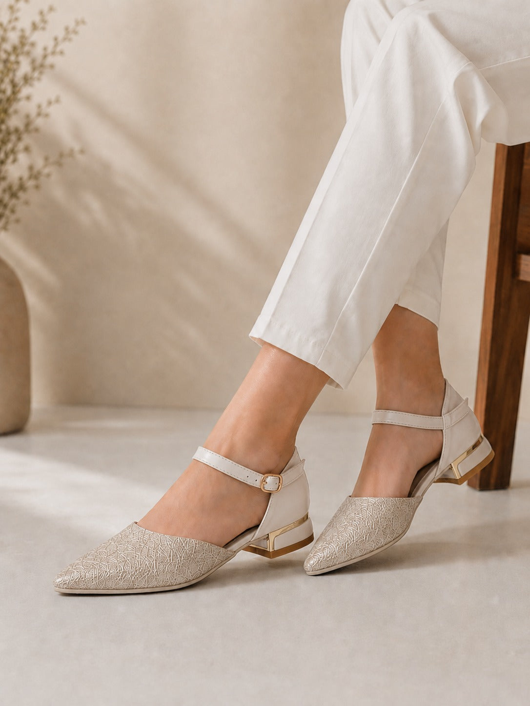 sandal flat Leather Embroidered SF-65