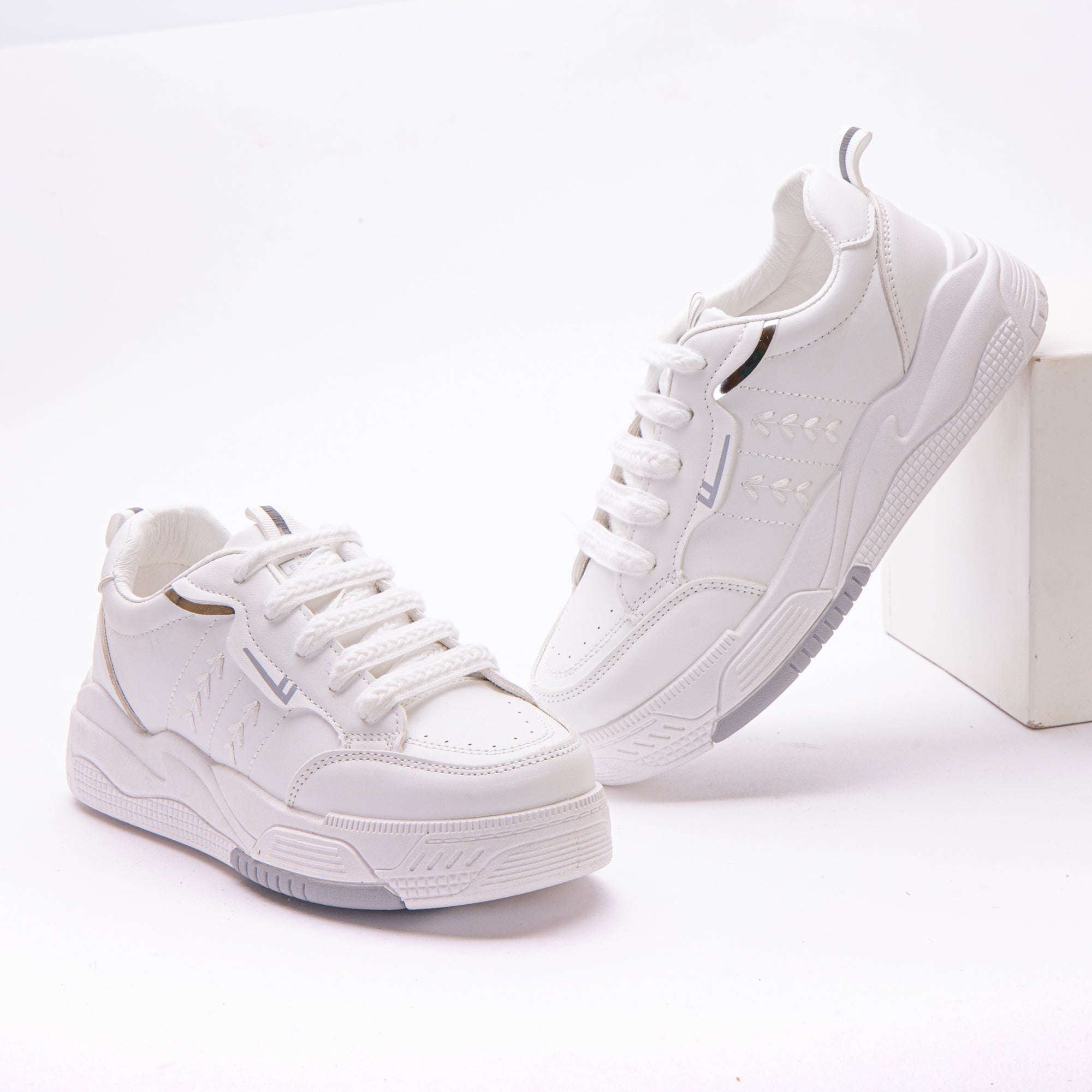 Leather sneaker KO-71 - Life Stylish Sneackers